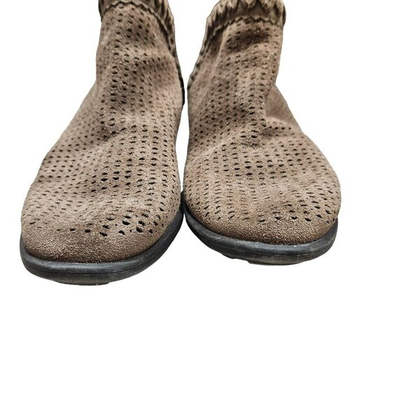 Earth Brand Womens Perforated Ankle Boots Size 9 Brown Suede Back Zipper - Picture 4 of 12